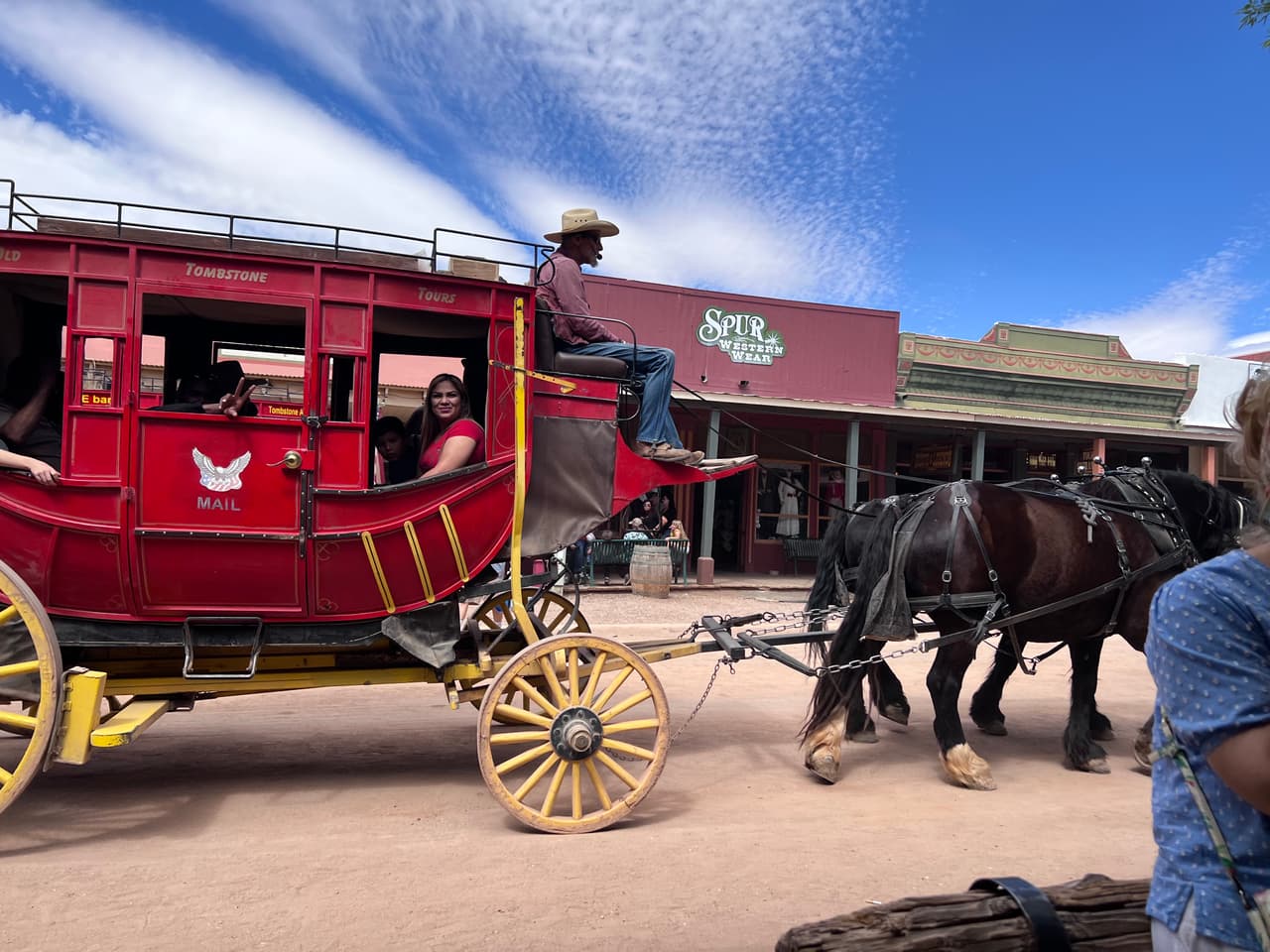 Datos del pueblo: Elevación: 4,541′ - Fundado: 1879 - Área: 9,251 mi² Tiene alrededor de 143 años, el clima promedio son 82 °F y tiene una población de 1,209 habitantes (en 2019).