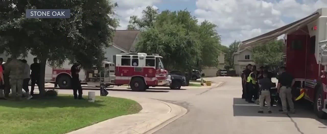 La muerte de la familia ocurrió en un complejo privado. Se trata de dos adultos (un hombre y una mujer de unos treinta años), cuatro niños (de entre los 11 meses y los 4 años) y dos gatos.