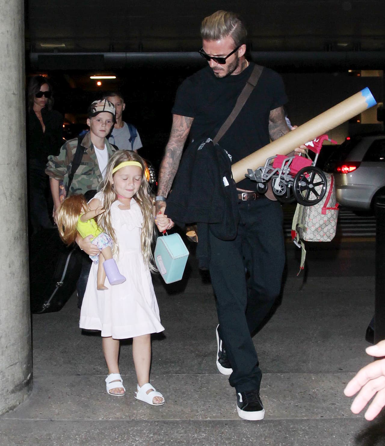 Además que debe estar pendiente de que ella esté bien ¡Es súper dedicado con ella!