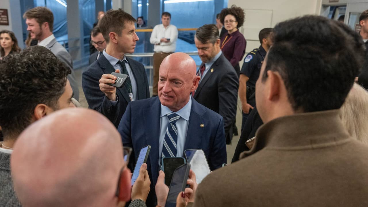 El Pentágono anuncia que realiza “investigación oficial de mando” contra Mark Kelly