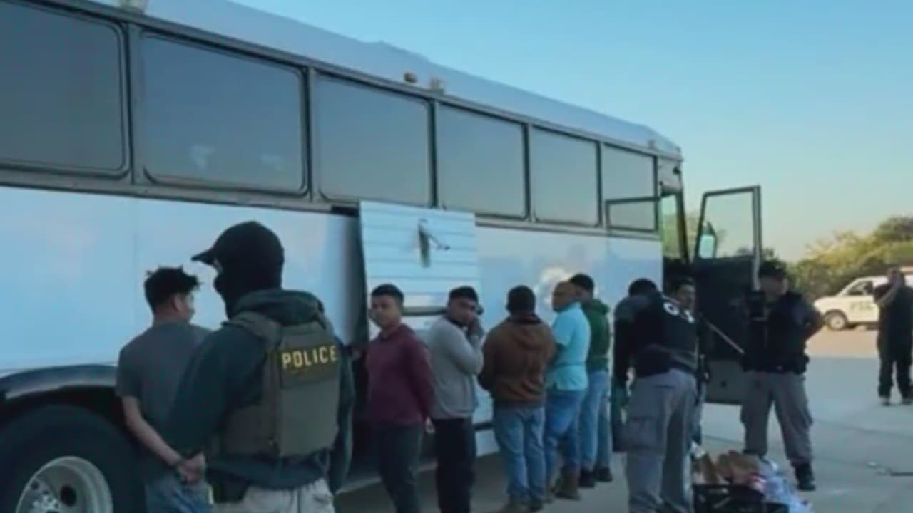 Presunto operativo migratorio: testigos reportan varios arrestos en Austin