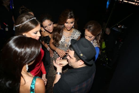 Te llevamos detrás de cámaras de esta semifinal donde hasta las eliminadas resucitaron. ¿Quién será la próxima Nuestra Belleza Latina?