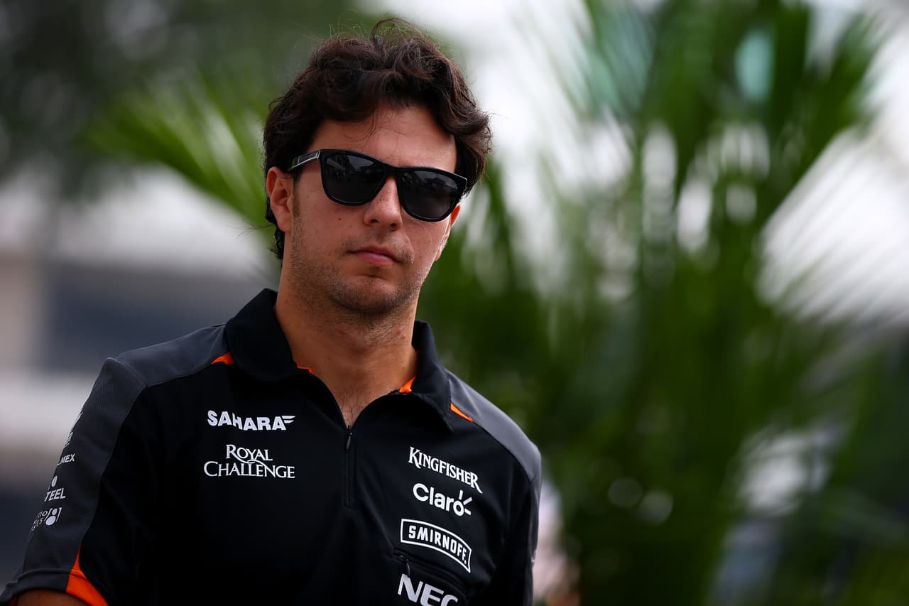 Con el piloto de automovilismo Sergio 'Checo' Pérez se le relacionó en octubre de 2015, cuando la revista TV y Novelas los captó juntos en un restaurante de la Ciudad de México.