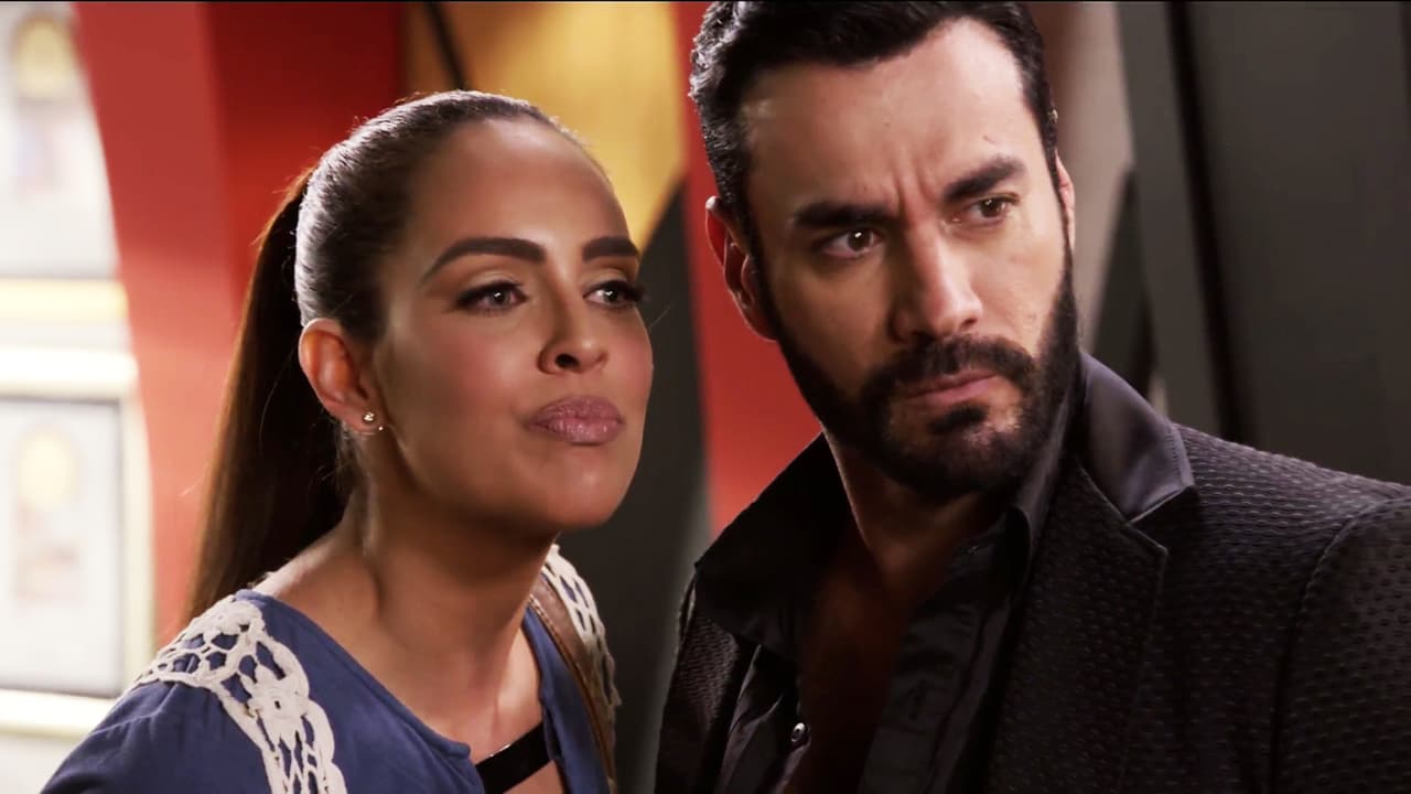 Sin embargo, ella no se apartó de su vida y comenzó una lucha para reconquistarlo.