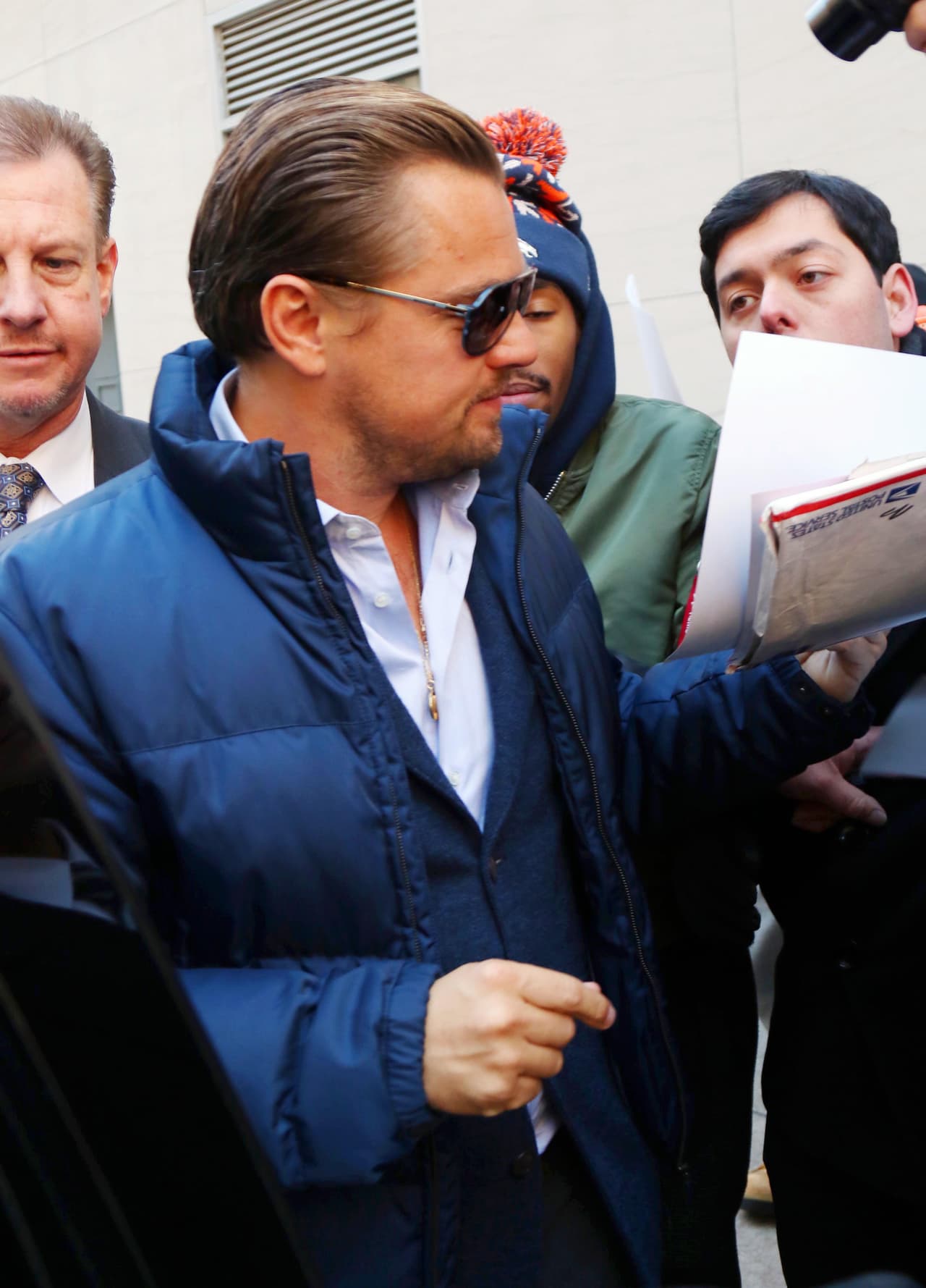 Leonardo Dicaprio arribó a Nueva York para el estreno de su nueva película 'The Revenant'.