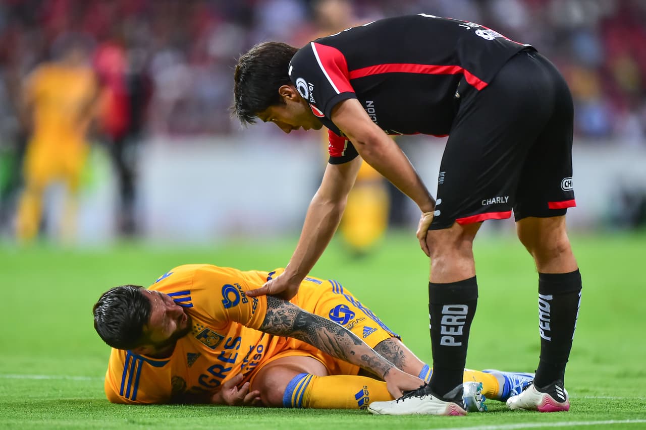 Atlas hizo valer su condición de local en el Estadio Jalisco y lleva ventaja para la vuelta de la Semifinal ante Tigres en el Universitario.