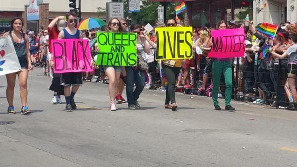 Cientos salieron a las calles de Chicago para celebrar el Orgullo Gay.
