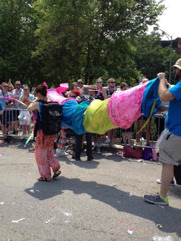 Cientos salieron a las calles de Chicago para celebrar el Orgullo Gay.