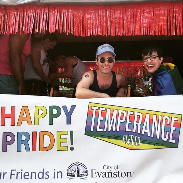 Cientos salieron a las calles de Chicago para celebrar el Orgullo Gay.