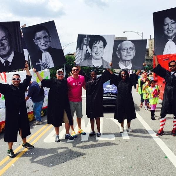 Cientos salieron a las calles de Chicago para celebrar el Orgullo Gay.