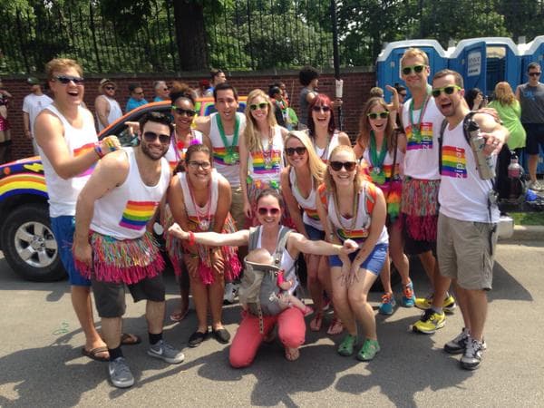Cientos salieron a las calles de Chicago para celebrar el Orgullo Gay.
