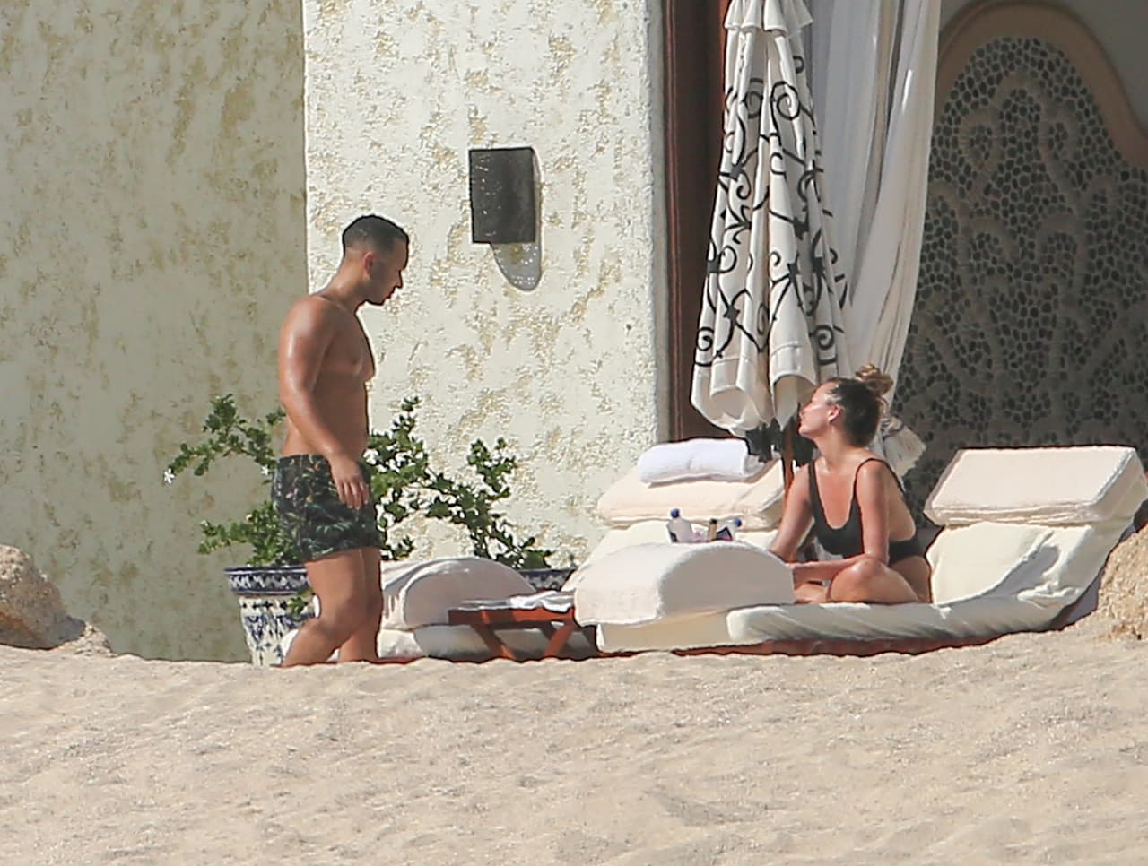 Jon Legend y Chrissy Teigen en Los Cabos