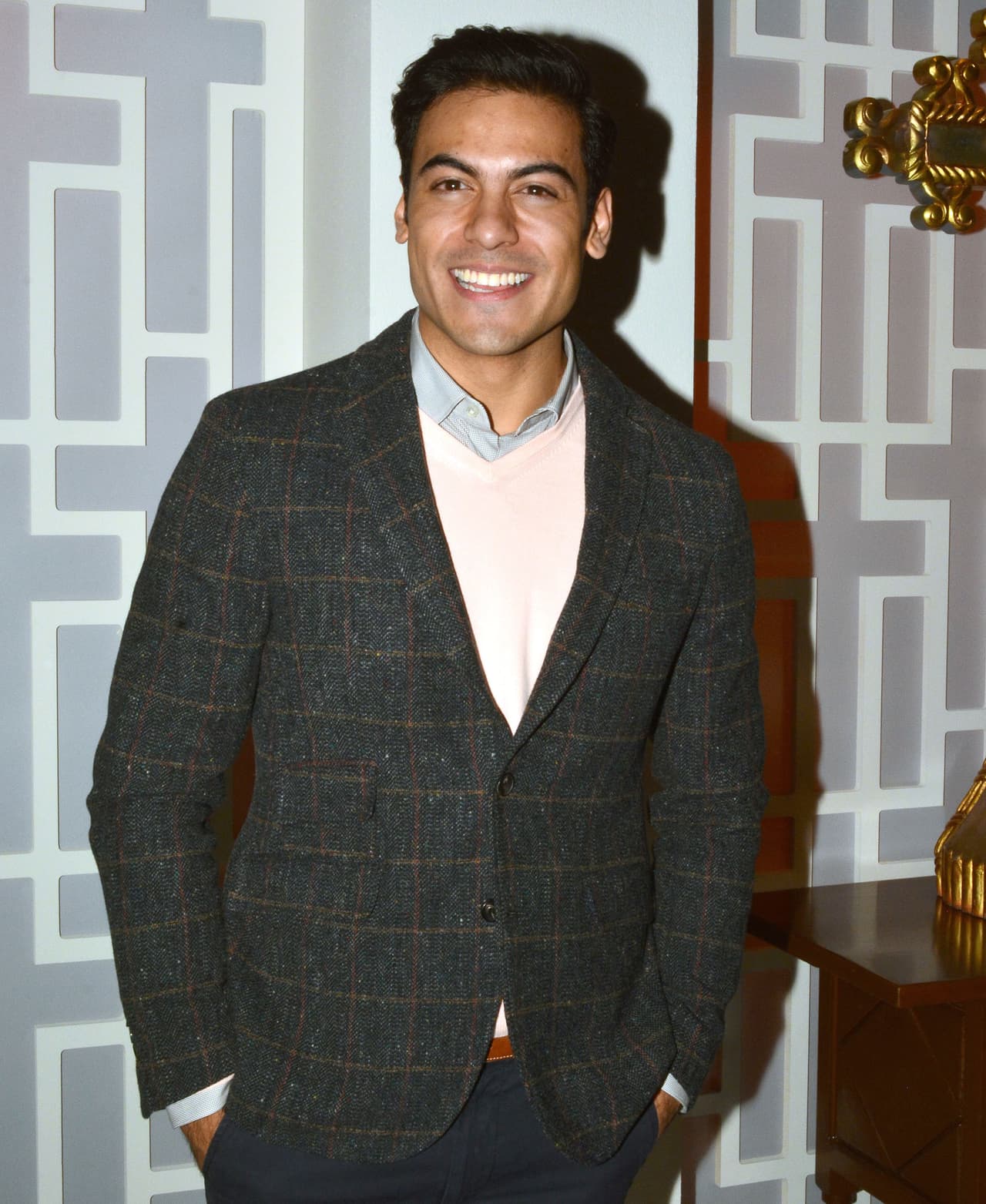 Sin duda Carlos será uno de los galanazos de la serie.