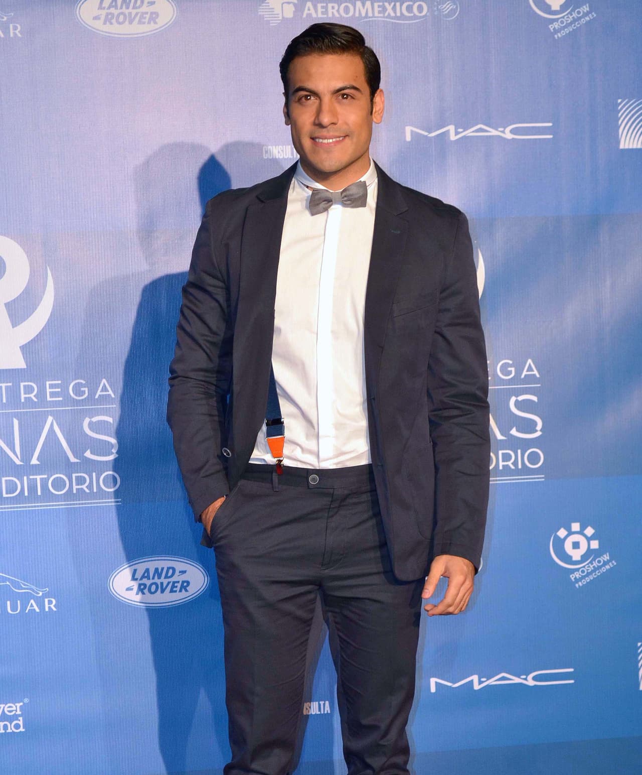 El actor y cantante tiene una mirada muy dulce.