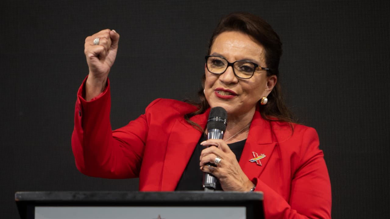 Xiomara Castro se convierte en la primera mujer presidenta en la historia de Honduras