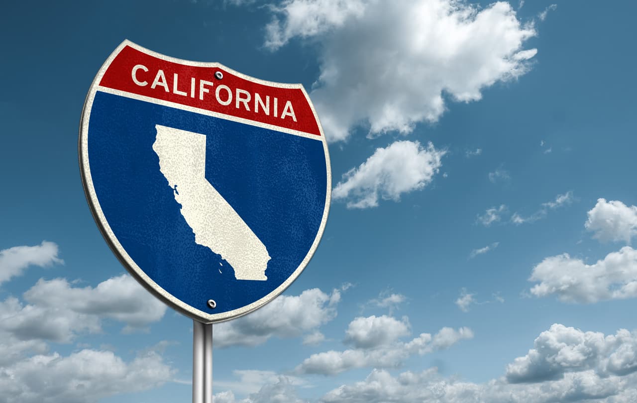<h3 class="cms-H3-H3">1. California</h3>
<br>
<br>Por lo general, no hay impuestos estatales en 
<a href="https://www.univision.com/temas/california">California</a> para los premios de la lotería, ya sea que se pague como anualidad o en una sola emisión. En el sorteo del 31 de octubre, hubo seis personas que acertaron a cinco de los seis números del Powerball y dos de ellos se vendieron en tierras californianas, de acuerdo con 
<i>Los Angeles Times</i>.