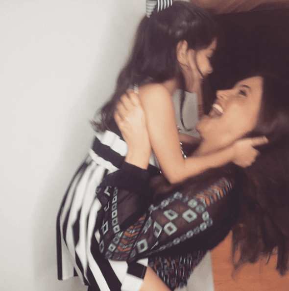 ¿Feliz? No, lo que le sigue. Chiqui Delgado disfruta cada minuto junto a la pequeña.