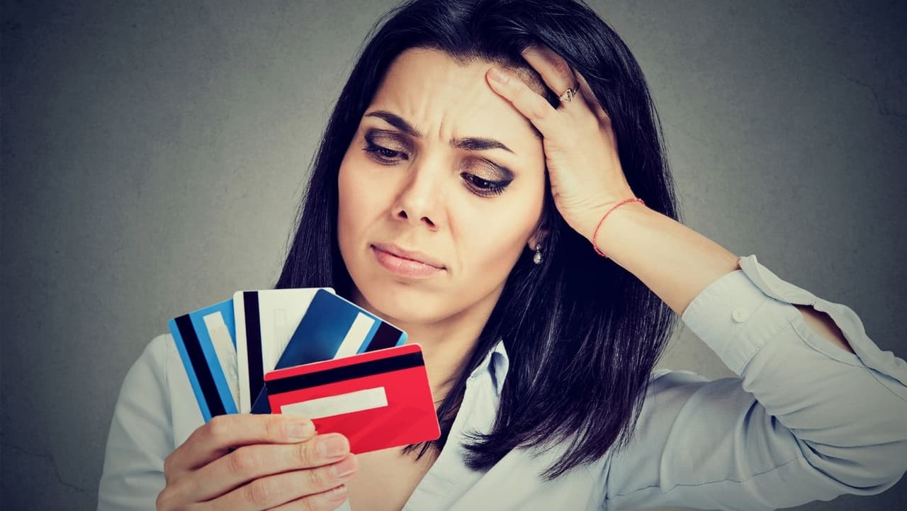 <b>Préstamo personal</b>: Los mercados en línea le permitirán precalificar para un préstamo personal sin hacer una consulta exhaustiva de su crédito, por lo que si desea darse una vuelta, diríjase allí primero. Comprar préstamos personales en línea no afecta los puntajes de crédito. Un préstamo de consolidación de deuda personal es una buena idea si tiene un crédito decente y puede administrar el plan de pago que acompaña al préstamo.
<br>
<br>
<br>
<br>