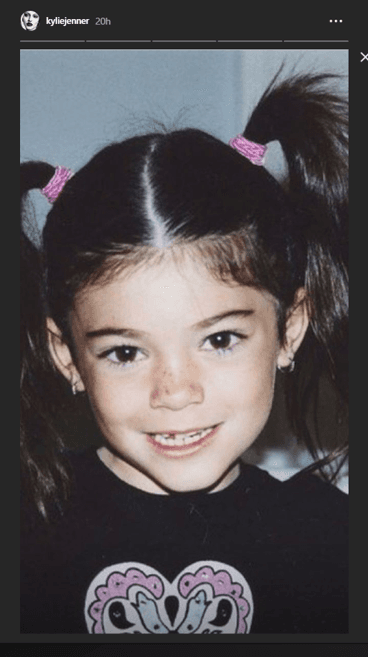 Y como el dinero no la hace inmune a la nostalgia, también compartió con sus seguidores en Instagram tiernas imágenes de su infancia.