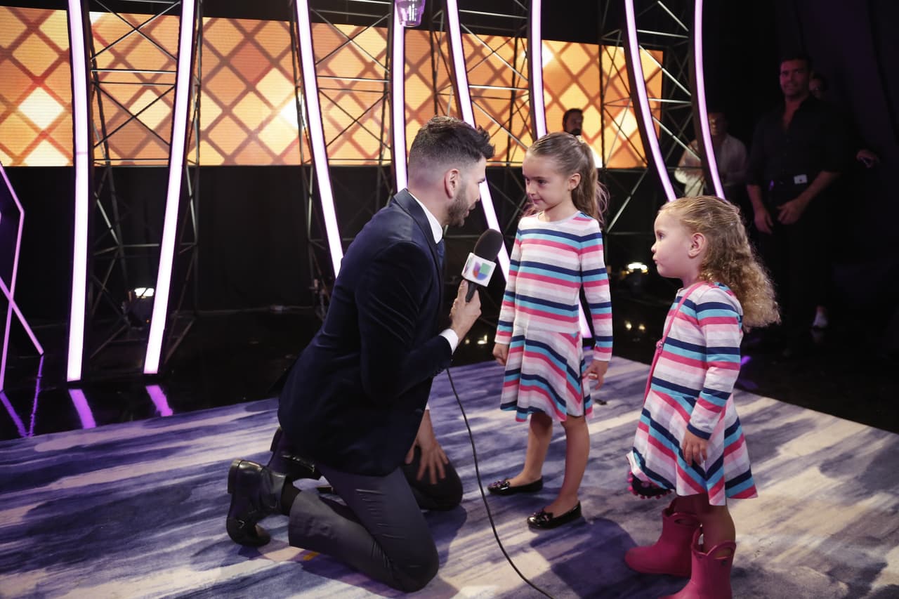 Aunque un poco tímidas, las niñas le dijeron a Jomari que su padre Pablo Montero baila muy bien.