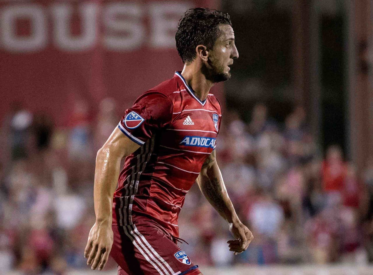 Tras haber pasado por Columbus Crew en 2015 el argentino Hernán Grana retornó a la MLS este año para sumarse al plantel de FC Dallas. El exjugador de Boca y Lanús le dio mayor solidez a la defensa del equipo texano. (USA Today Images)
