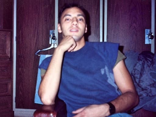 En el juicio que se le sigue por cinco homicidios en el sur de California la defensa alega que Andrew Urdiales sufrió del síndrome de alcoholismo fetal.