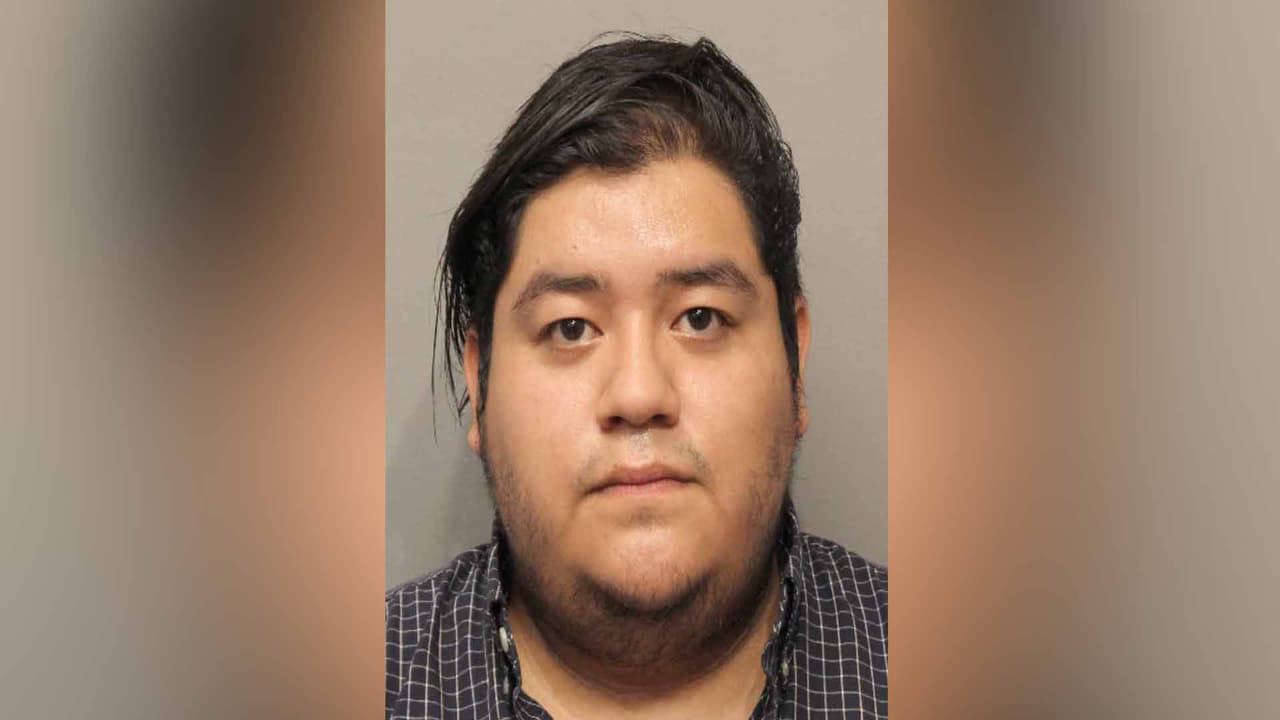 Pablo Feliz Estrada, de 24 años, cajero en Walgreens. Se le fijó una fianza por 10,000 dólares.