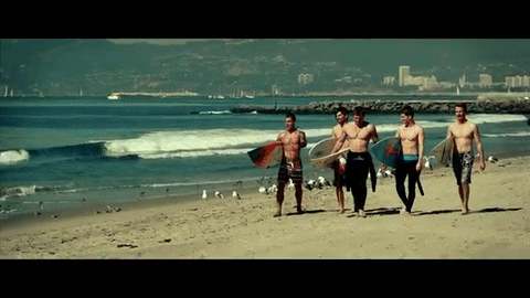 Otra canción que seguro te sabes es ‘More than friends’, éxito de la cantante Inna. ¡Para ponerte a bailar con tu crush!