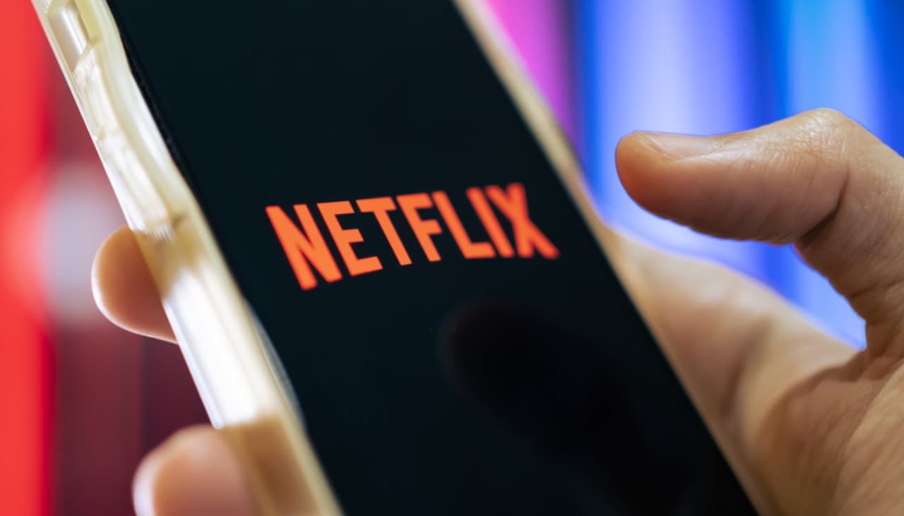 Ken Paxton demanda a Netflix por presuntamente recopilar datos de menores y usuarios en Texas