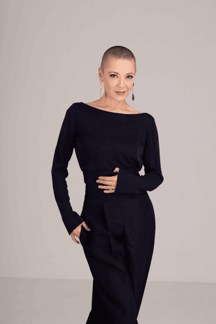 Hay algunas actrices que también han inspirado a otras mujeres por sus historias de superación y lucha, entre las que se encuentra
<b><a href="https://www.univision.com/temas/edith-gonzalez">Edith González</a></b>, quien fue diagnosticada con cáncer de ovario en el 2016.