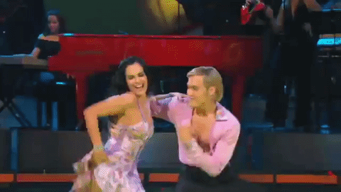 La actriz Scarlet Ortiz en uno de sus mejores bailes.