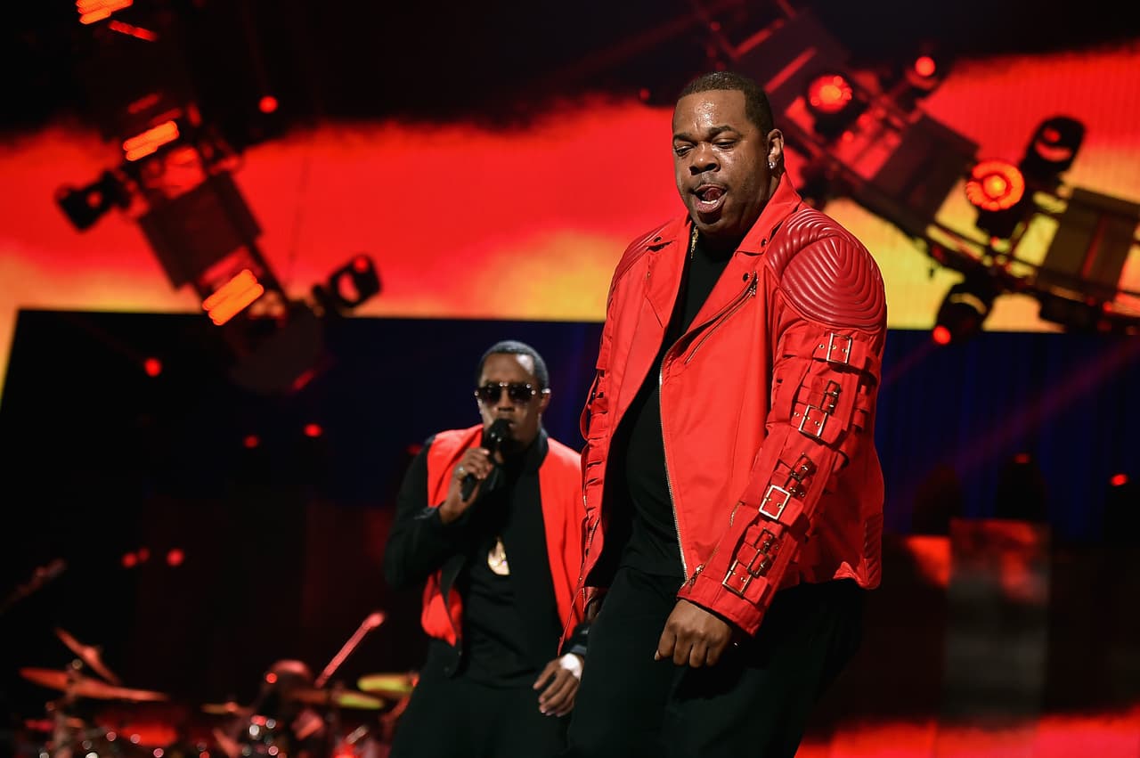Busta Rhymes también se unió a Puff Daddy durante esta presentación.