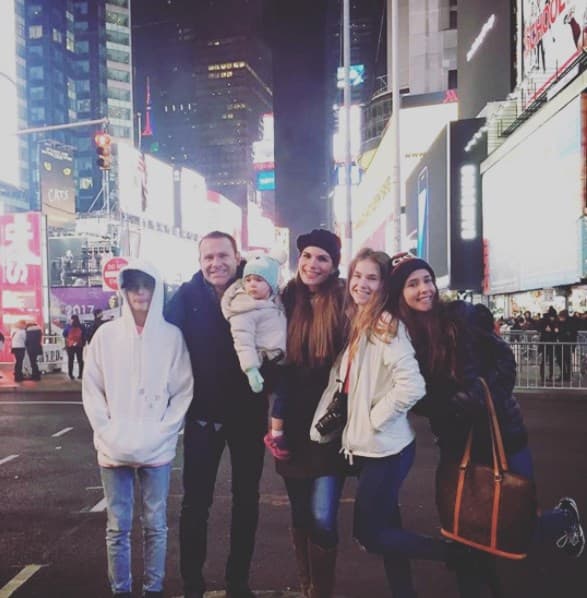 Alan Tacher esta muy orgulloso de todos sus hijos y es un papá muy divertido.