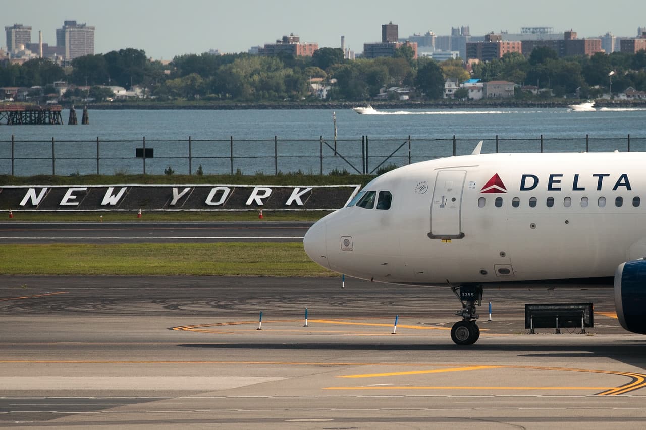 ¿Puede ICE pedirte tus documentos en un vuelo nacional dentro de Estados Unidos?