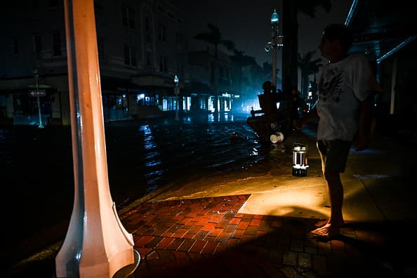 El alcalde de Fort Myers, Kevin Anderson, dijo a NBC News que la situación está “relativamente tranquila” en comparación con lo que esperaba.