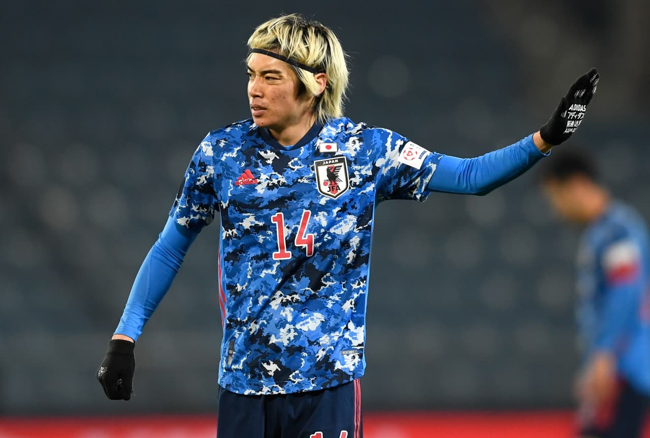 Japón ve la derrota ante México 0-2 en partido amistoso. El equipo mexicano se levantó en la segunda mitad y anotó el par de goles. El primer tanto cayó al minuto 63 por parte de Raúl Jiménez y, minutos después, el 'Chucky' Lozano descontaba el segundo gol para la escuadra tricolor.