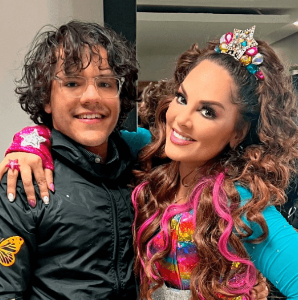 ”Mijito, sabes que te amo. Te deseo siempre lo mejor, que sigas adelante en todo lo que te propones y que cada día logres más cosas”, fue parte del mensaje que la famosa escribió a su hijo.