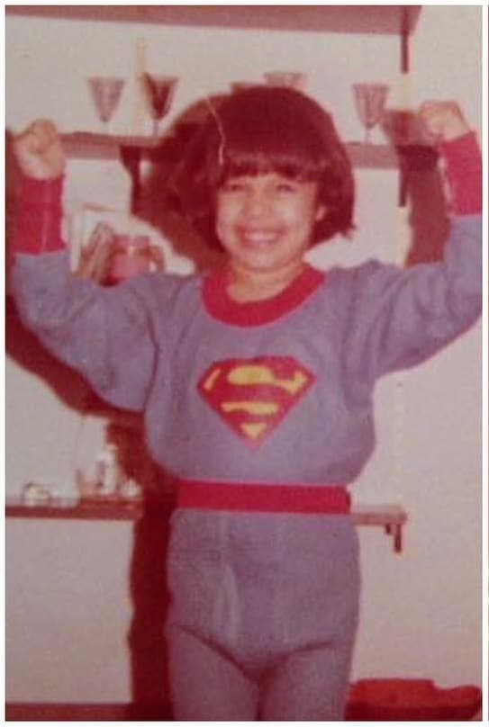 La danza no es el único talento que desarrolló, sino que también es actor y cantante.