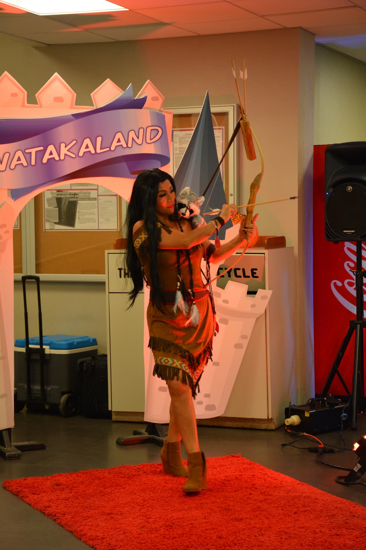 Desde el clásico payaso horrífico hasta los cuentos de hadas, pero con un toque diferente, se celebró el concurso este viernes en las oficinas de Univision en Miami.