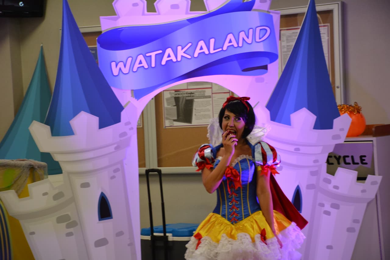 Desde el clásico payaso horrífico hasta los cuentos de hadas, pero con un toque diferente, se celebró el concurso este viernes en las oficinas de Univision en Miami.