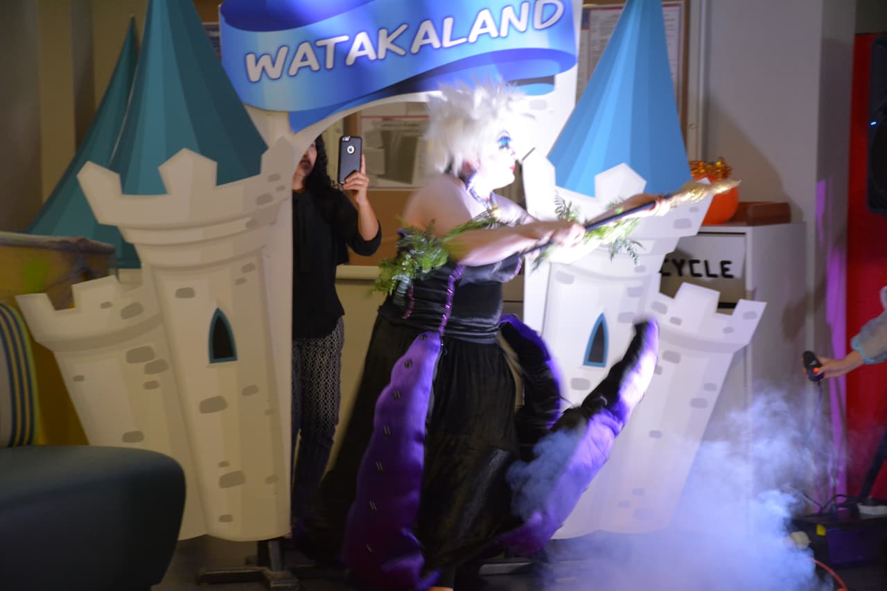 Desde el clásico payaso horrífico hasta los cuentos de hadas, pero con un toque diferente, se celebró el concurso este viernes en las oficinas de Univision en Miami.