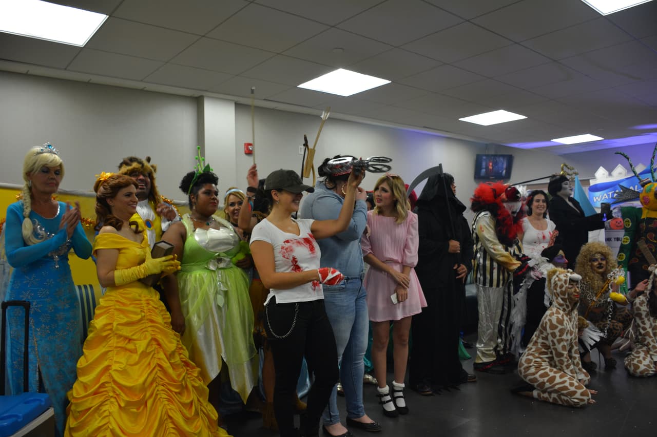Desde el clásico payaso horrífico hasta los cuentos de hadas, pero con un toque diferente, se celebró el concurso este viernes en las oficinas de Univision en Miami.
