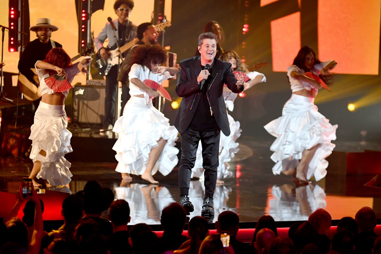 El colombiano ofreció una espectacular presentación que puso a todos a bailar con su vallenato.