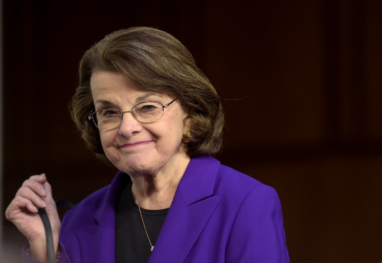 Cómo la senadora Dianne Feinstein ayudó a romper el monopolio de hombres en el poder