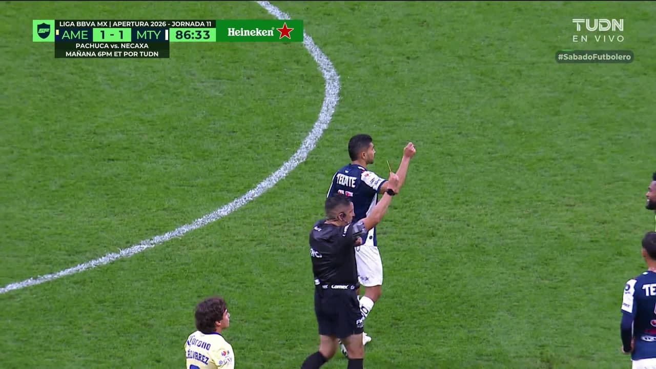 ¡Expulsión! El árbitro saca la roja directa a Miguel Borja.