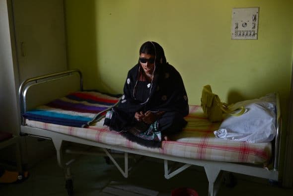 "2012 ha sido un año en el que nuestra democracia ha estado sometida a una enorme presión, con un poder judicial que ha intentado defender algunos derechos, pero que se ha visto obligado a aceptar sus limitaciones", lamentó Rehmán.