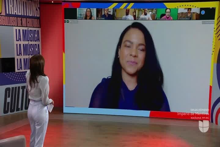 Francisca Lachapel con Candy Calderón, instructora de salud y bienestar