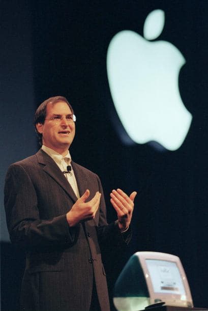 Riquísimo, Jobs desconfiaba del dinero: "He visto mucha gente en Apple que era simpática y simple y que cuando se volvió rica compró Rolls Royce, casas. Se volvieron extraños. Me prometí que no dejaré que el dinero arruine mi vida".