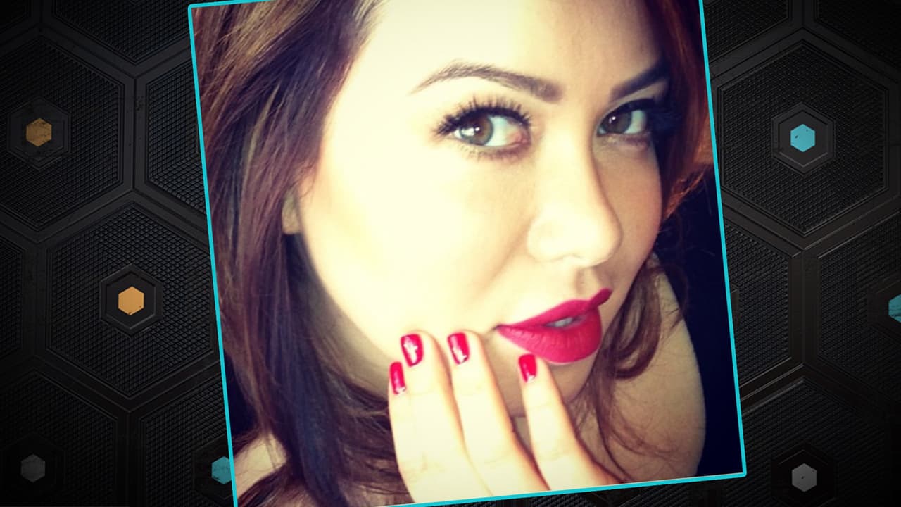 Chiquis es una profesional haciendo la pose del 'duck face' y subiendo las imágenes a sus redes. La razón es que además de ser fan No. 1 del maquillaje, promociona la colección de labiales de su línea de cosméticos Be Flawless. Los tienes en nude, fucsia, rojo y más, ella los modela todos.