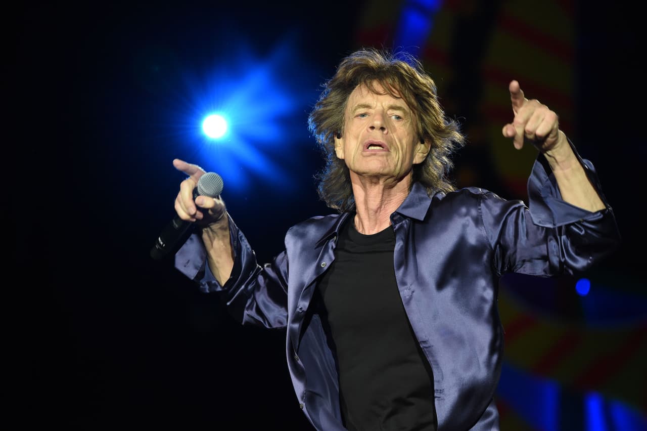 "Hemos estado en muchos lugares increíbles, pero este concierto será histórico para nosotros y esperamos que para ustedes también. Gracias por recibirnos en su hermoso país", se puede escuchar en el video.